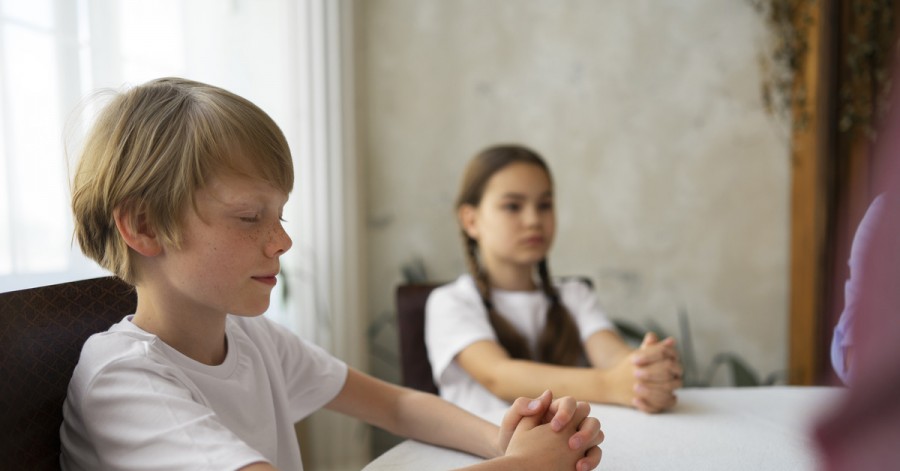 Ревнощі між дітьми: як підтримати кожну дитину