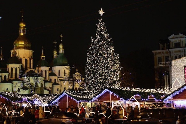 Новорічний тур Києвом для дорослих та дітей від "Україна-тур"