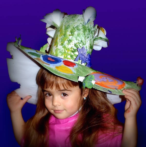 Cтароноворічна вечірка "Веселі капелюшки" від Студії дитячої творчості КОКО