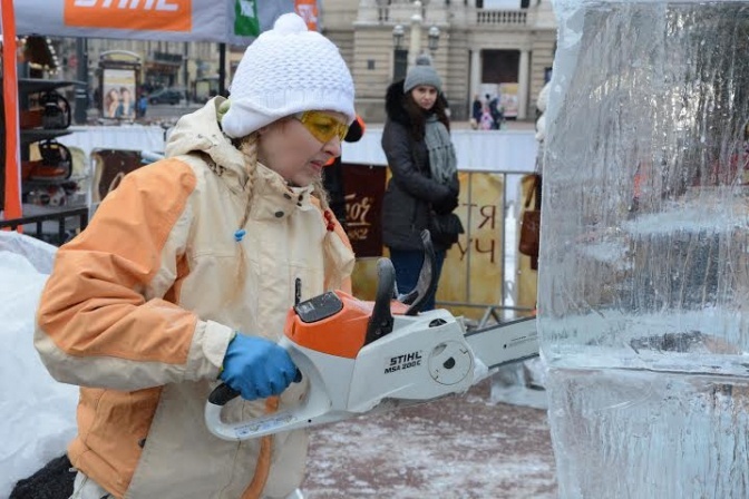 Конкурс льодових скульптур у центрі Львова