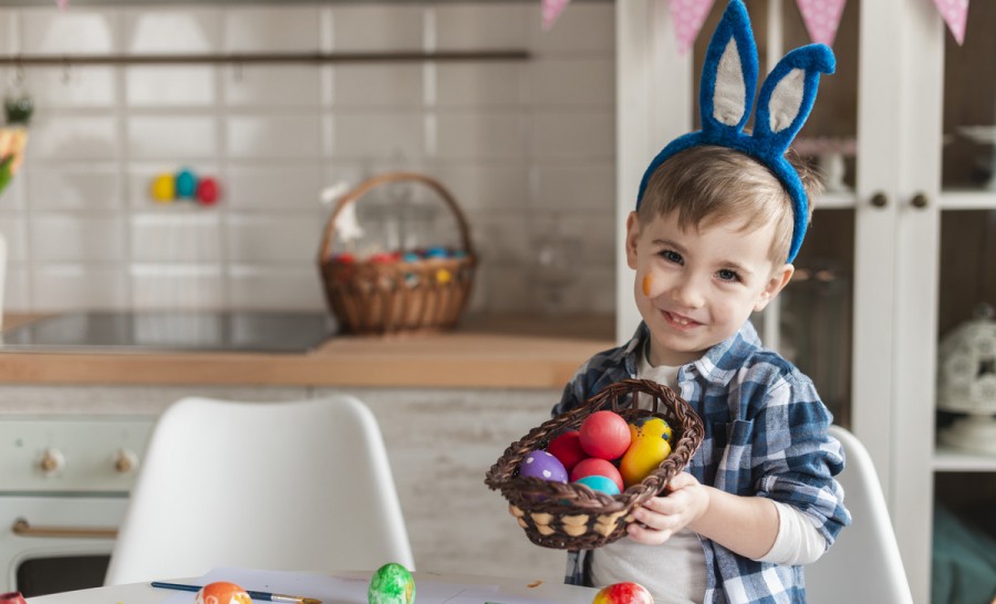 Великдень вдома: як весело відсвяткувати свято на карантині з дітьми