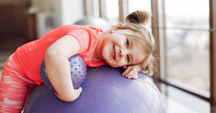 Фізичний розвиток дитини до 5 років: особливості та рекомендації