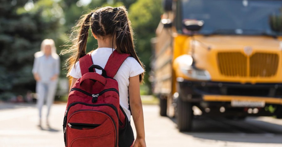 Дитина в місті: як підготувати школяра до самостійних прогулянок