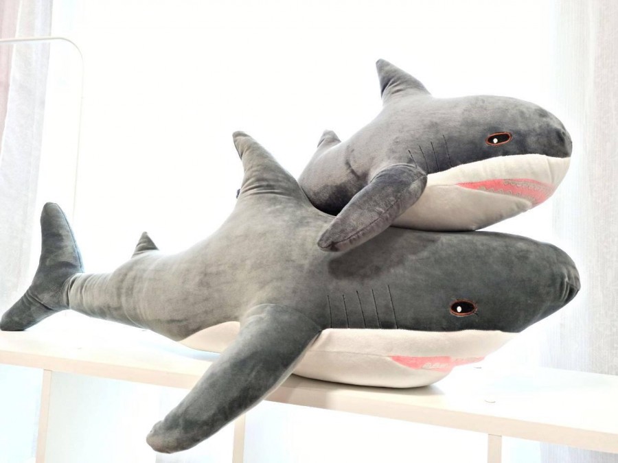 М'яка іграшка-акула: оригінальний подарунок