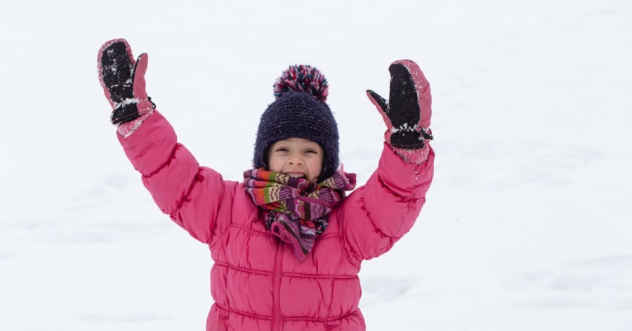 Одягаємо дитину на зимову прогулянку: практичні поради