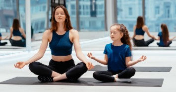 Спорт для всієї сім’ї: прості пози йоги для дітей