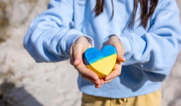 Як вибрати курс української мови для дітей за кордоном?