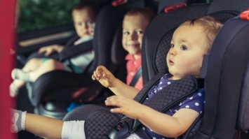 Безпечні перевезення малюка в машині: важливі поради