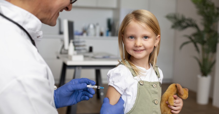 Найпоширеніші міфи про вакцинацію: де правда, а де вигадка