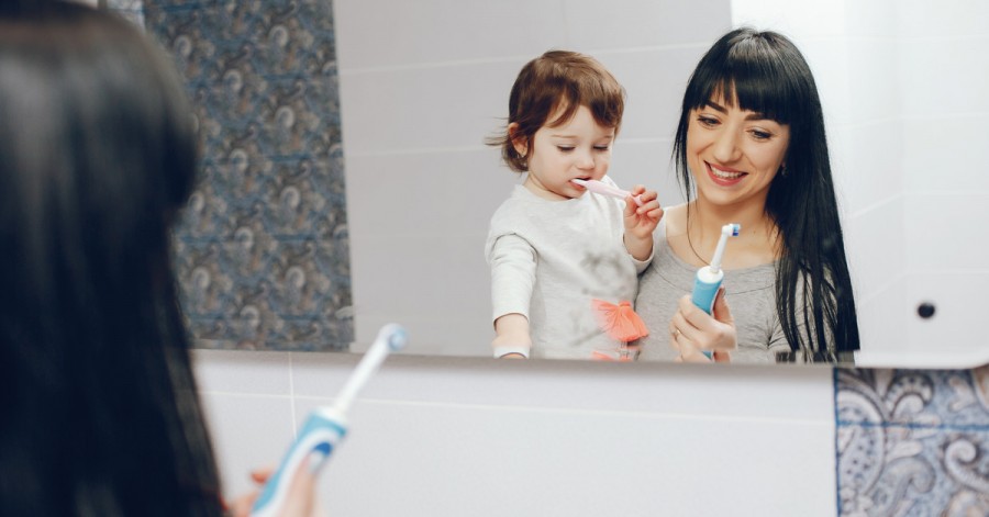 Як привчити дитину чистити зуби: практичні поради