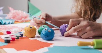 Літні творчі майстер-класи для дітей: як розвивати уяву на канікулах