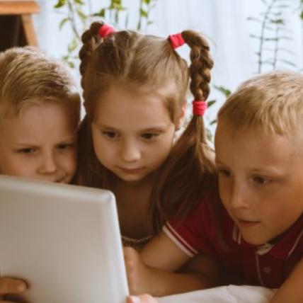 Добірка мультфільмів та фільмів для розвитку уяви у дітей