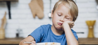 «Ложку за маму, ложку за тата»: фрази, які не варто говорити дитині під час їжі