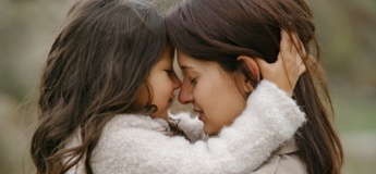 Від серця до серця: 14 важливих прохань дитини до мами