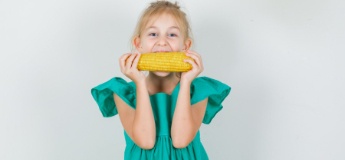 Кукурудза для дітей: коли можна давати