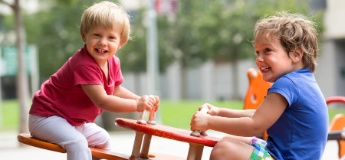 Школа для батьків: як розвивати у дитини навички спілкування