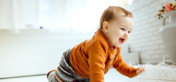 Ходунки та інші популярні речі, які можуть зашкодити малюку