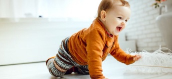 Ходунки та інші популярні речі, які можуть зашкодити малюку