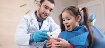 Як зберегти зуби здоровими: поради стоматологів