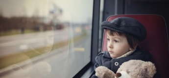 Як підготуватися до поїздки автобусом за кордон з дитиною