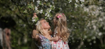 10 весняних прогулянок, які розвивають мислення та уяву