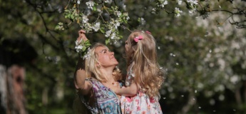 10 весняних прогулянок, які розвивають мислення та уяву